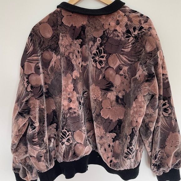 Velvet dusty pink/ mauve vintage bomber jacket with fruit patterns 90s - Picture 3 of 4
